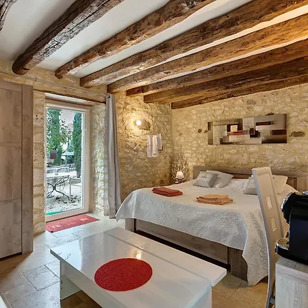 Le Bois De L'ange Guest house Salignac Eyvigues