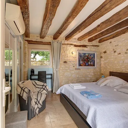 Le Bois De L'ange Guest house
